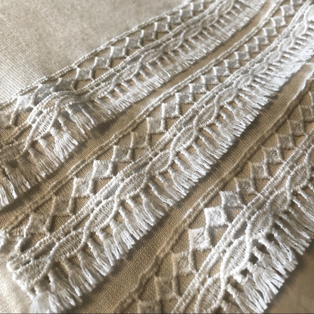 Boho-chic fresh white cardigan - Picture 2 of 3